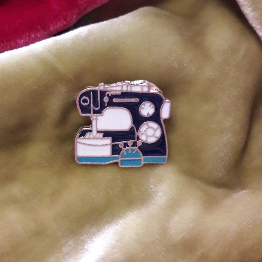 Must Bundle! Sew Cute Sewing Machine! Enamel Pin